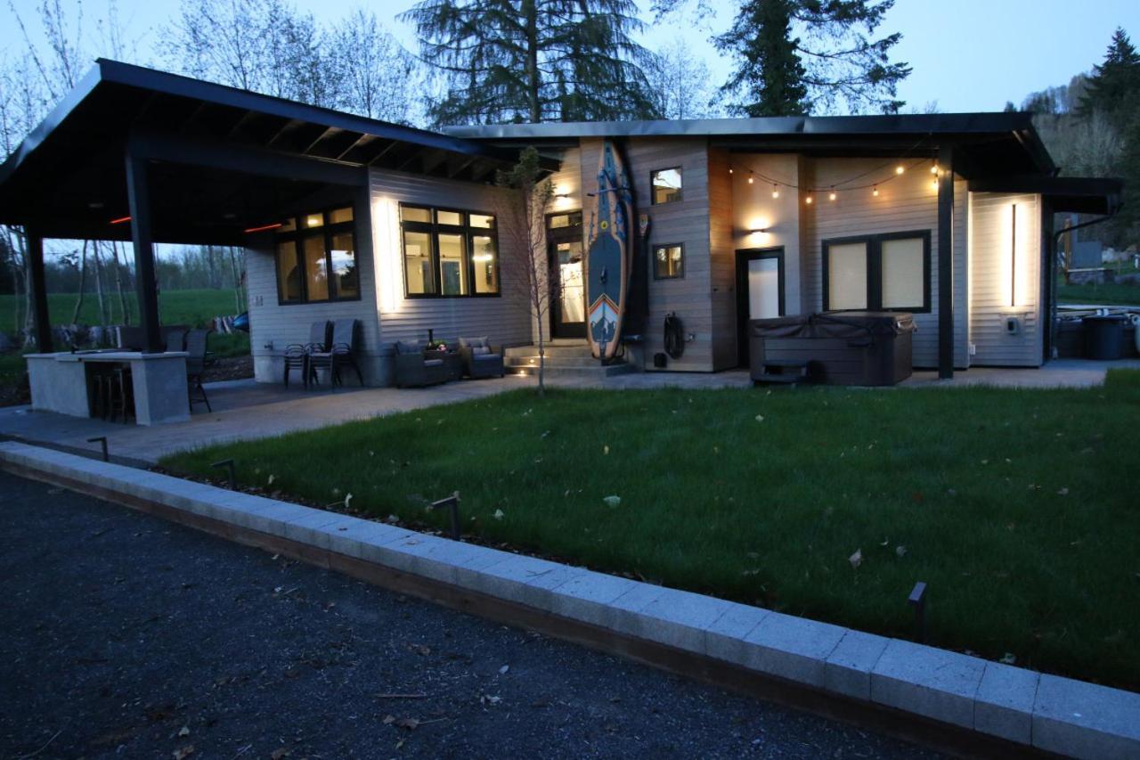 Luxe Lake Cabin Hot Tub Grill Firepit Ev Charger Onalaska ภายนอก รูปภาพ
